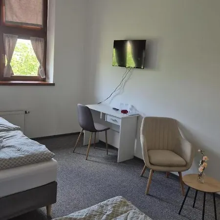 酒店 Hotel Wellness Radnice Dobrovice *