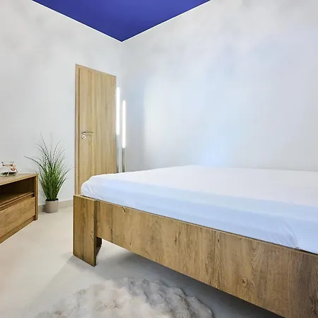 Hotel Wellness Radnice Dobrovice 酒店 *