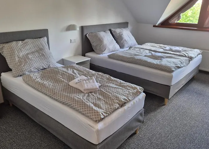 Hotell Radnice Dobrovice